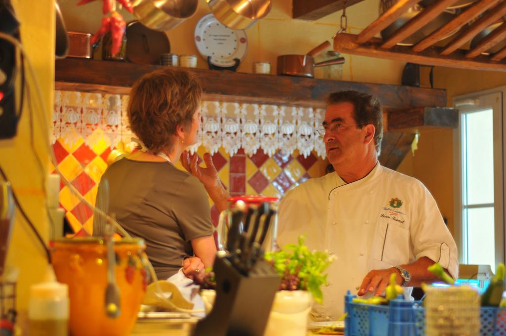 Bastide Des Princes B&B Caderousse Eksteriør billede