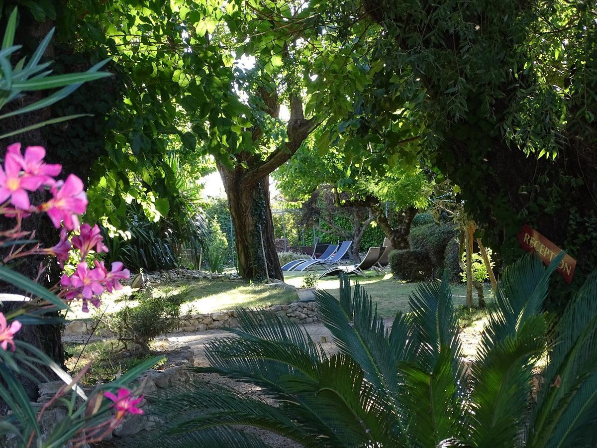 Bastide Des Princes B&B Caderousse Eksteriør billede
