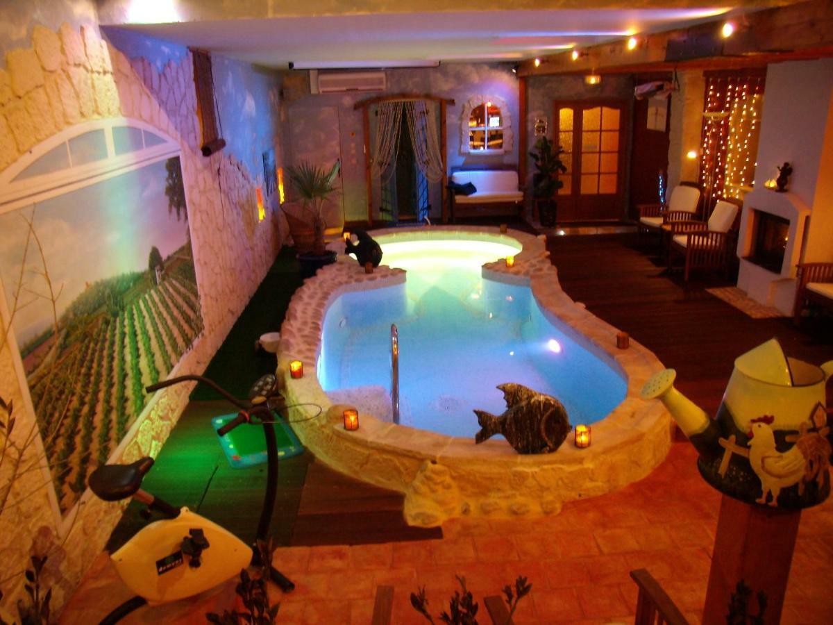 Bastide Des Princes B&B Caderousse Eksteriør billede